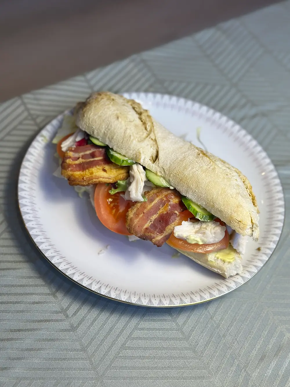 Kylling & bacon m. Karry dressing 60,-